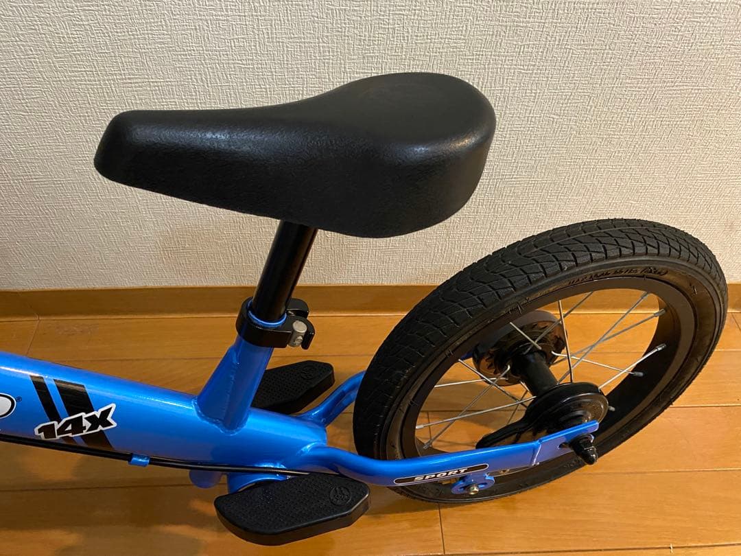 ストライダー14x 送料込み・匿名配送 【純正スタンド & おまけ付き】