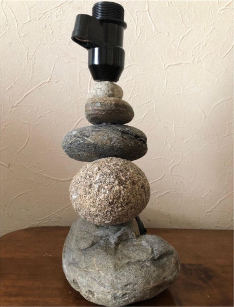 石積みランプ　ハンドメイド　テーブルランプ　天然石