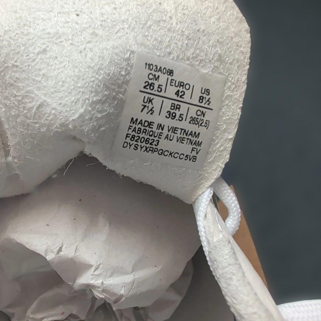 新品未使用　ASICS サッカーシューズ ホワイト/ゴールド　26.5cm