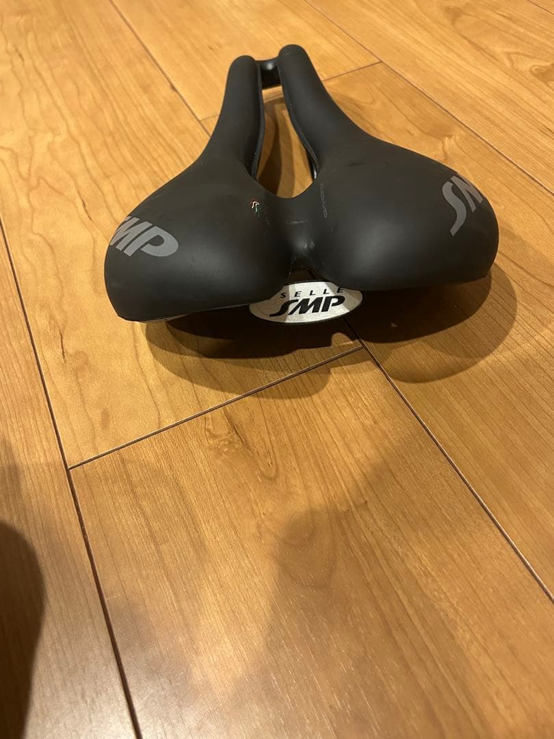 SELLE SMP TRK LARGE ブラックマット TRKLGE03-NE