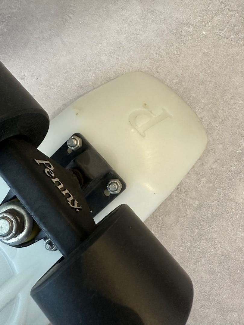 美品　penny ペニースケートボード 22インチ 白