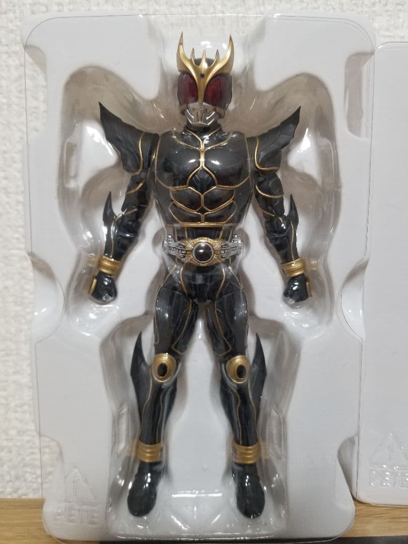 仮面ライダークウガ　真骨彫　アルティメットフォーム