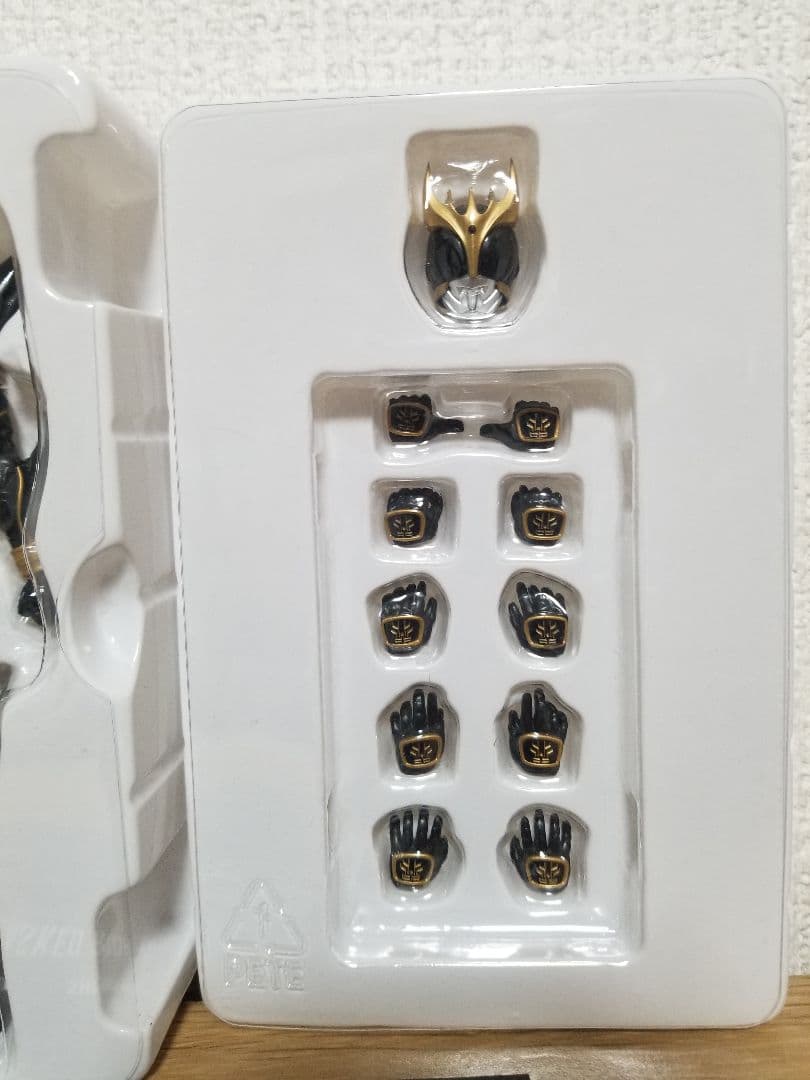 仮面ライダークウガ　真骨彫　アルティメットフォーム