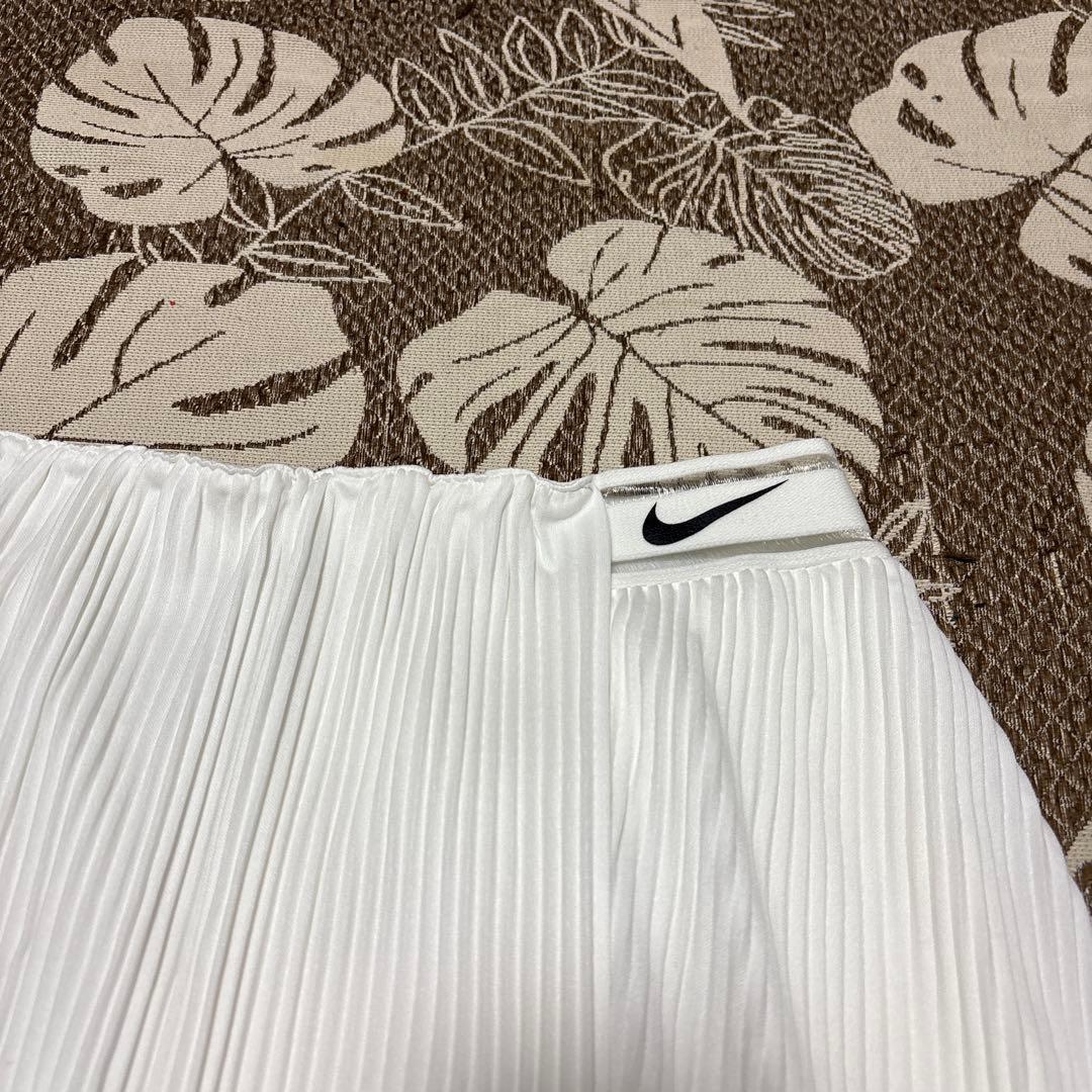 NIKE(ナイキ)コートスラムスカート　プリーツスカート　M ホワイト