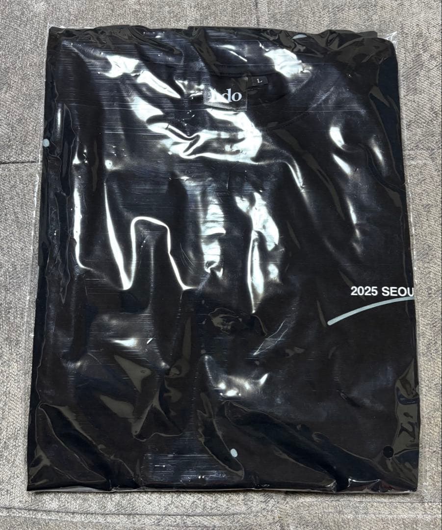 【新品】Ado タイポグラフィTシャツ　韓国ソウル限定カラー(Ｌサイズ)