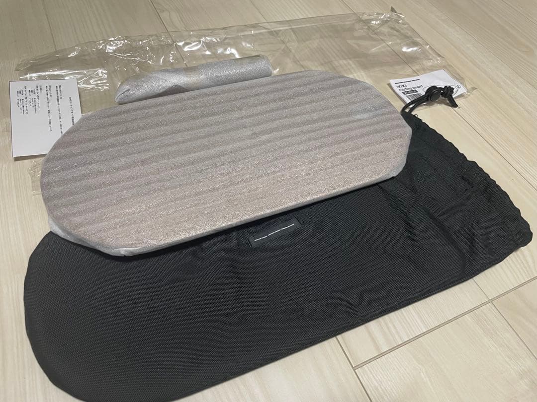 ikiki カッティングボード　ウォールナット　未使用品