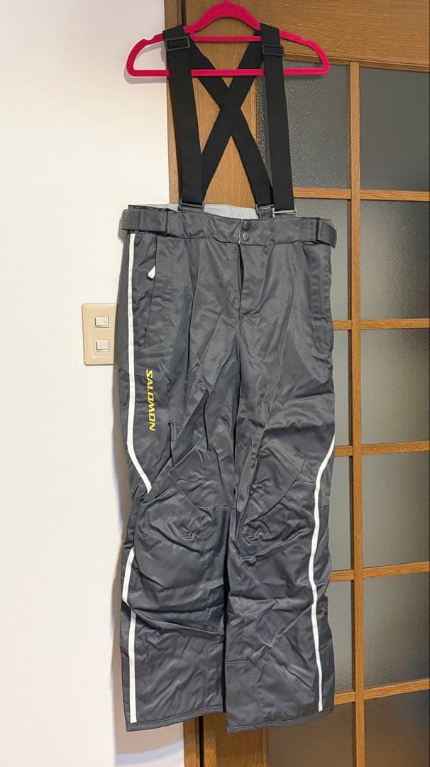 超美品SALOMON スキーウェア スノボウェア上下セット ブラック グレー