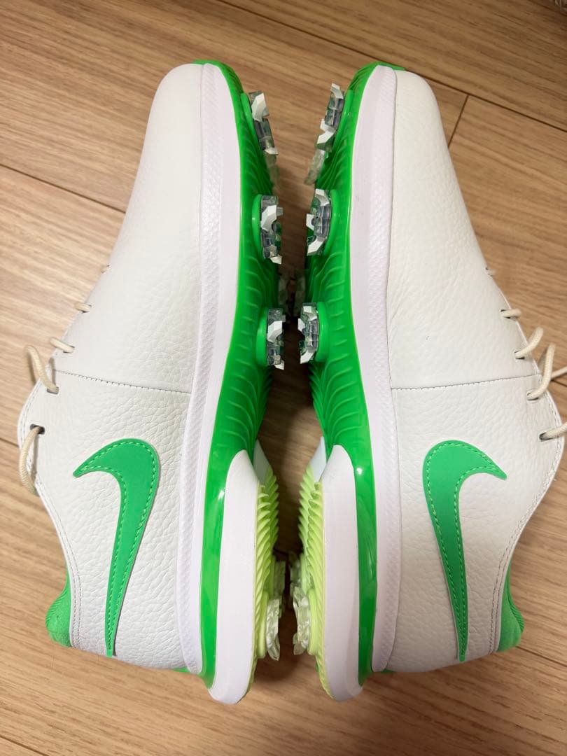 新品未使用 Nike ゴルフシューズ ホワイト/グリーン