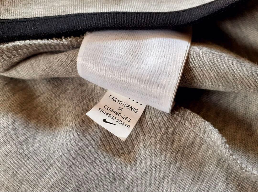 Nike テックセットアップM