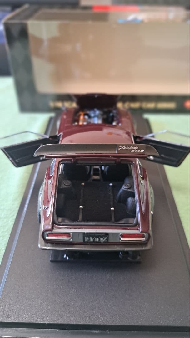 KYOSHO 1/18 NISSAN FAIRLADY 240ZG マルーン