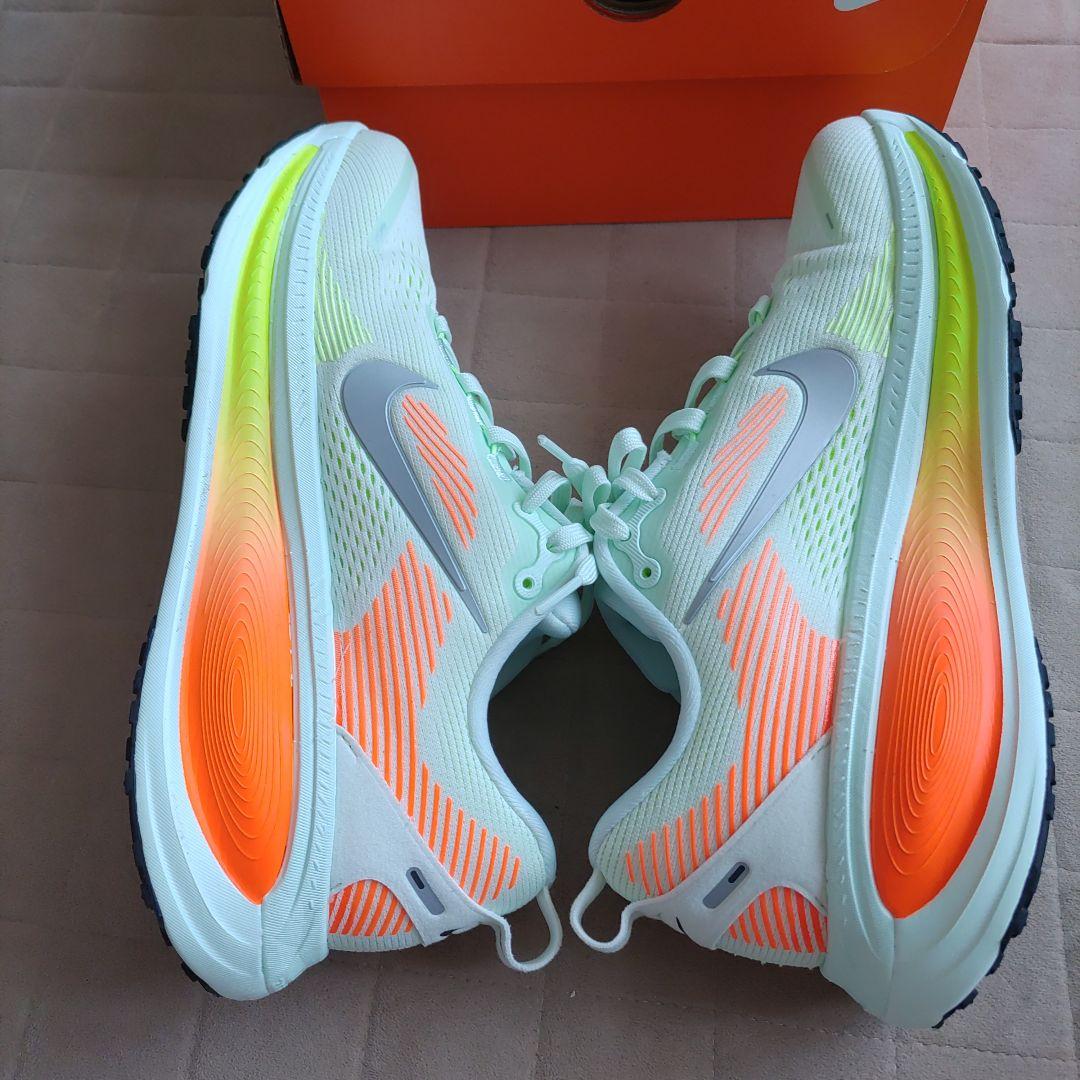 Nike VOMERO 18ランニングシューズ 25.5㎝