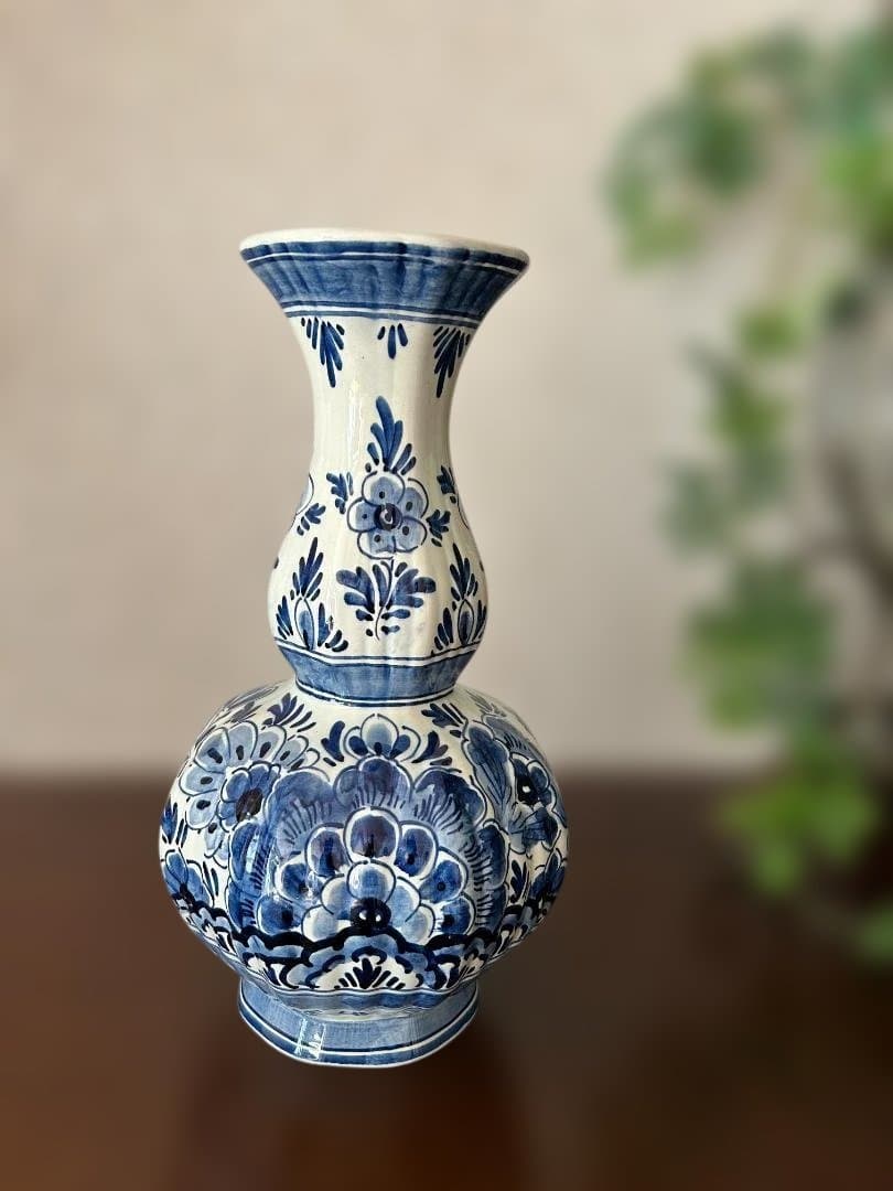 イギリス製　青と白の花柄 陶器製フラワーベース　手書き　高さ28cm