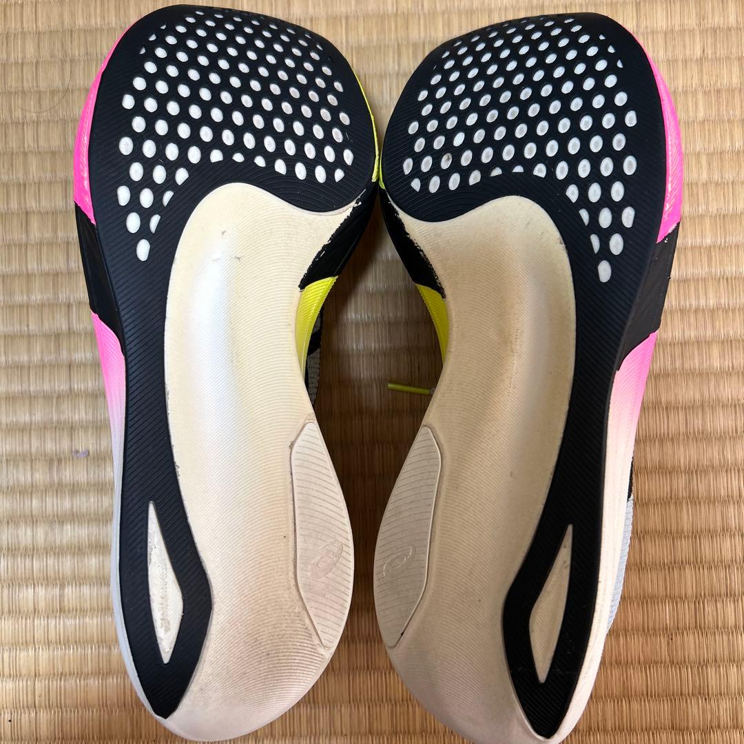 ASICS メタスピード エッジ パリ