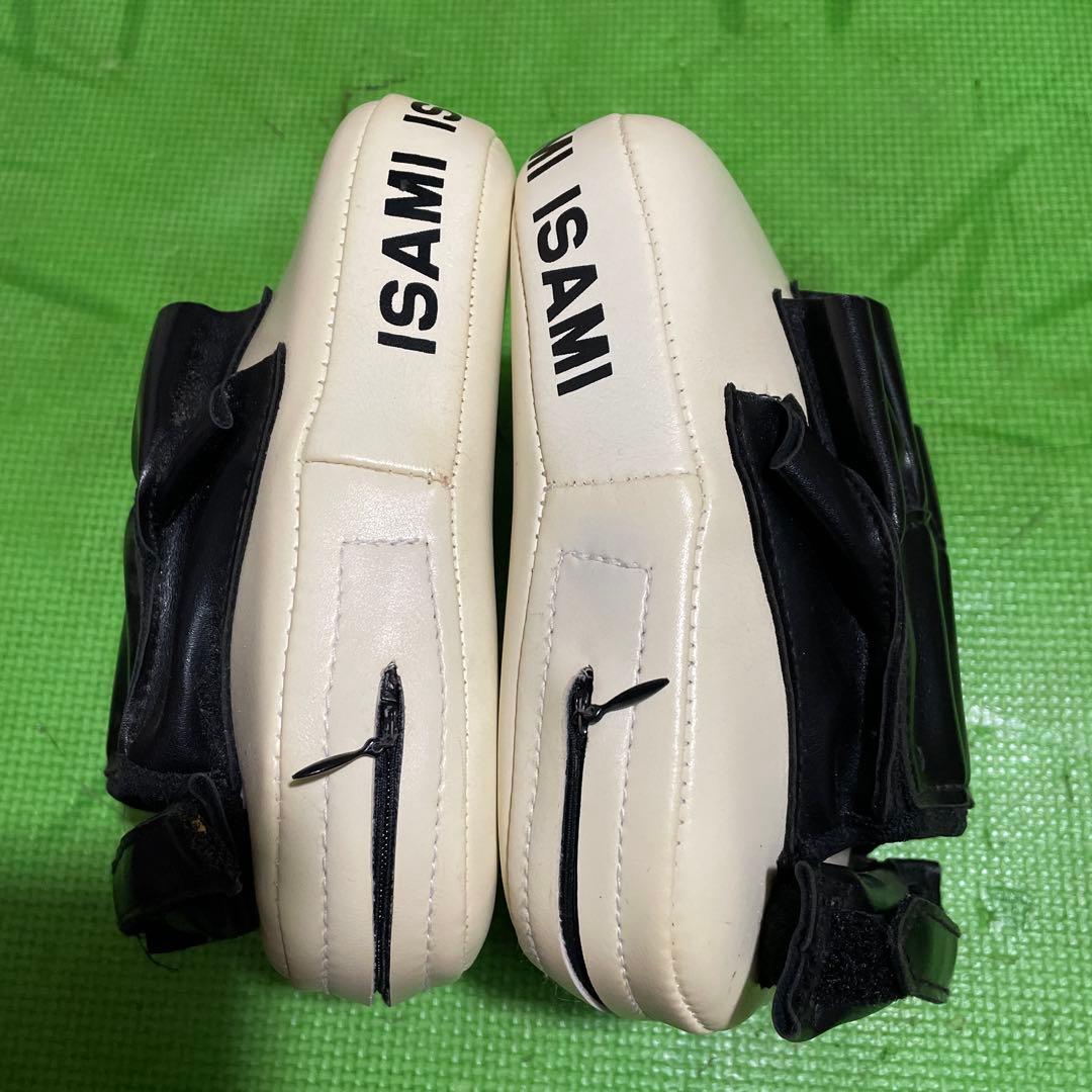 最終価格WORLD CHAMP パンチングミット イサミパンチングミット
