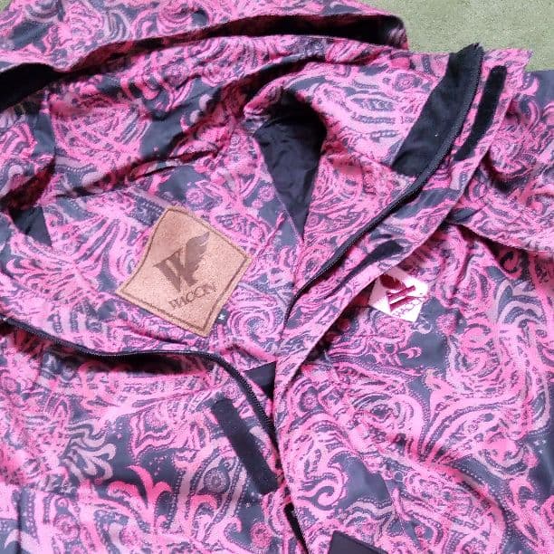 新品☆スノボーウェア上下　お洒落！