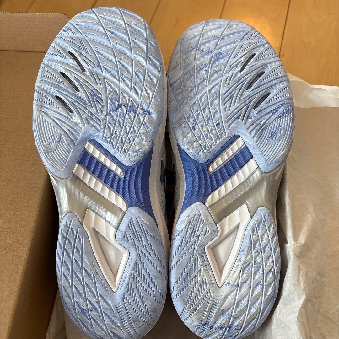 新品 asics バレーシューズ 25.5 4E