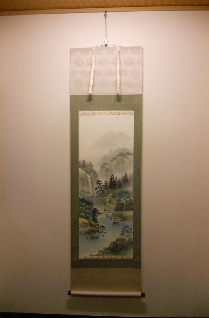 掛け軸 北彩 『 五尊仏山水 』 絹本 希少 軸装 茶道具 掛軸 美品 です。