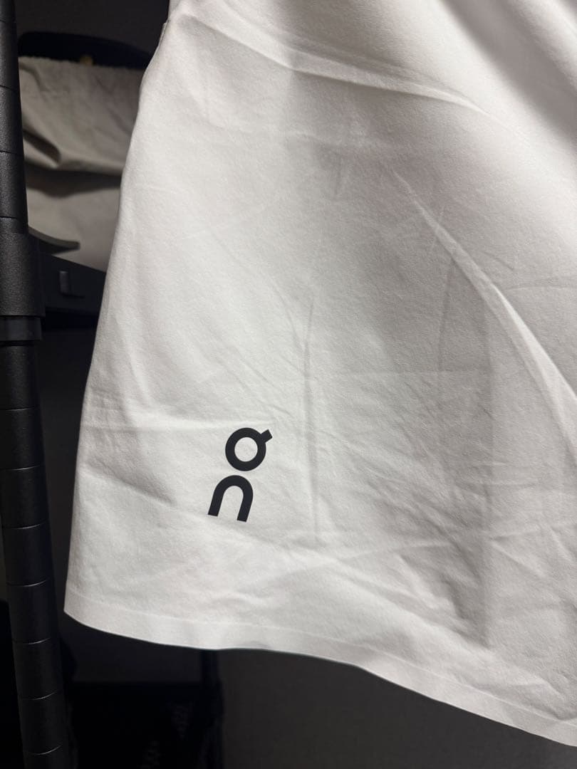 【超美品】on COURT SHORTS ホワイト メンズM（日本L相当）