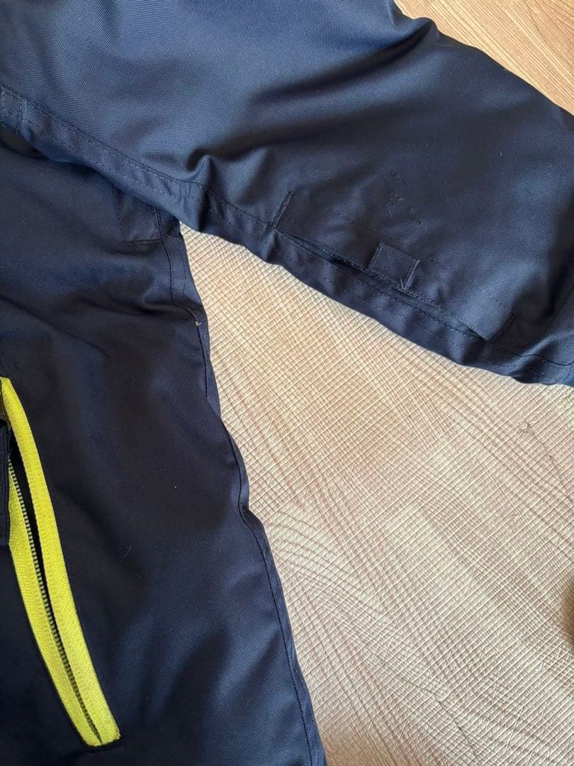 686 キッズ　スノーボードウェア
