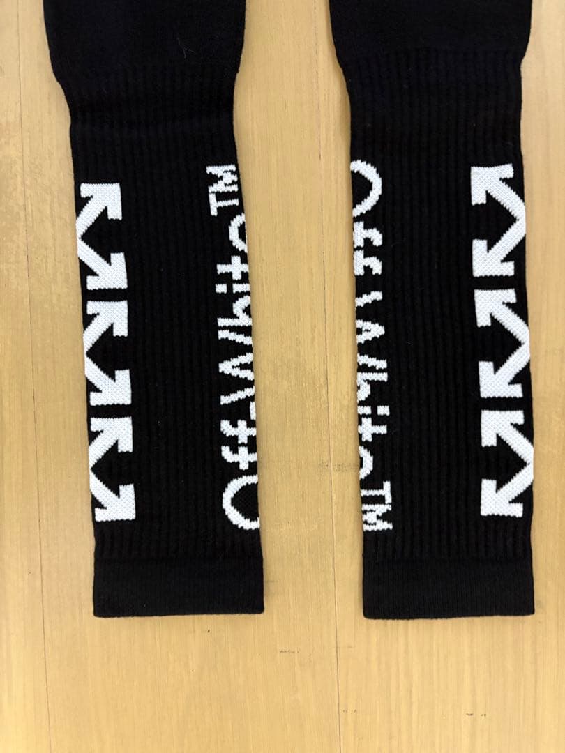 Off-White Arrow Mid Length Socks ブラック