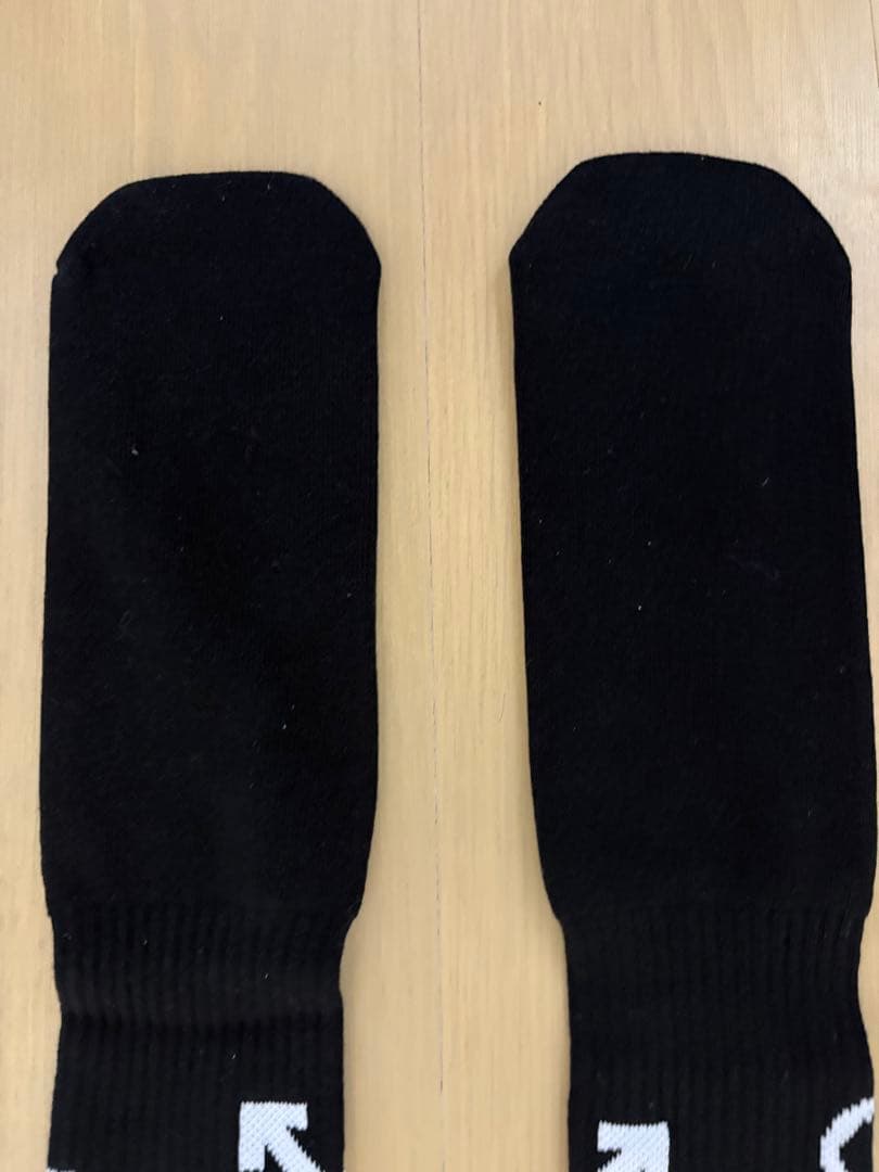 Off-White Arrow Mid Length Socks ブラック