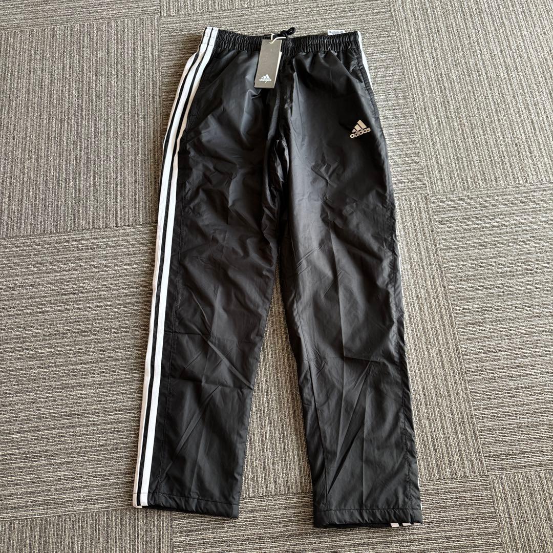 新品　アディダス　ウィンドブレーカー　セットアップ