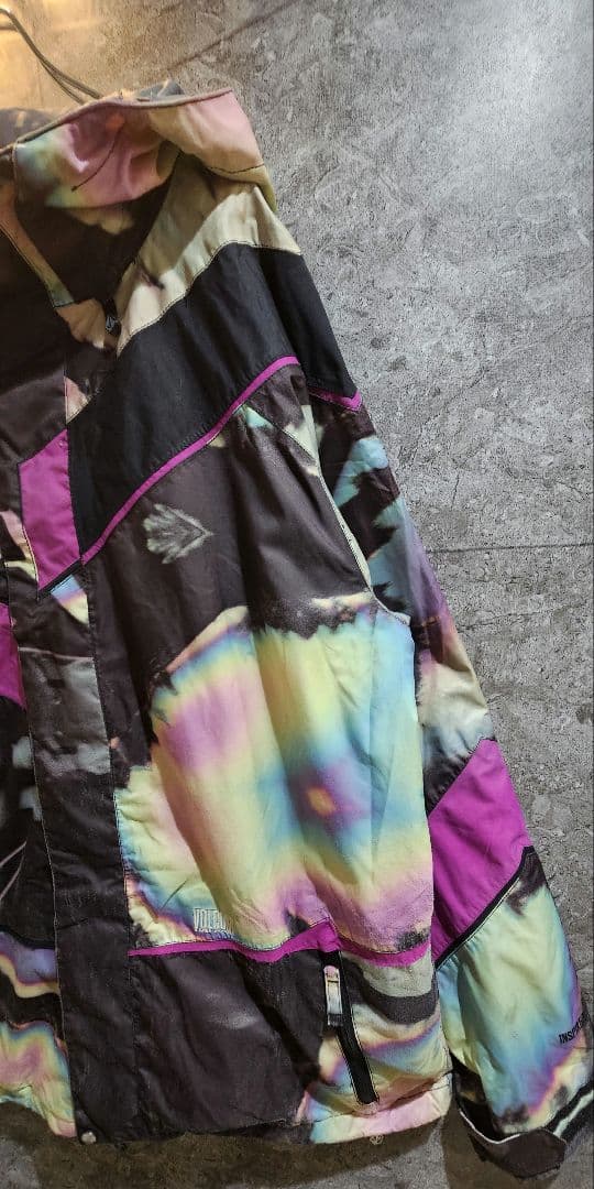 ✨上下セットアップ✨ VOLCOM　ボルコム　スノボウェア　虹色 総柄　L〜XL