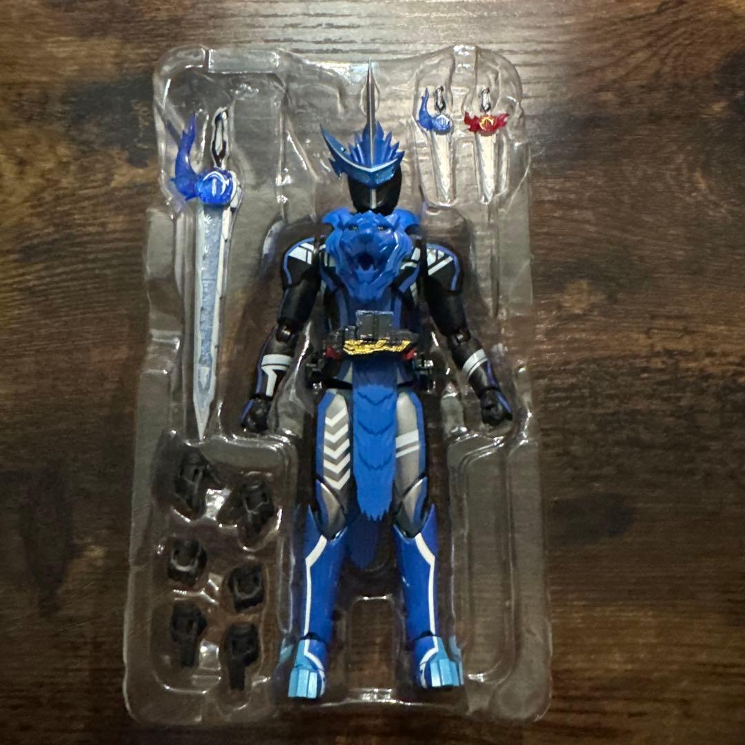 S.H.Figuarts セイバーブレイブドラゴン、ブレイズ ライオン戦記セット