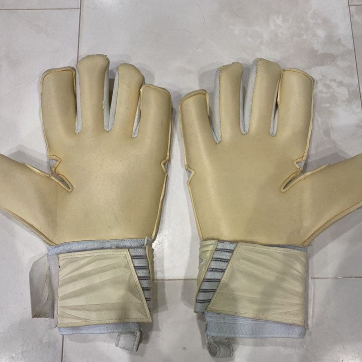 キーパーグローブ