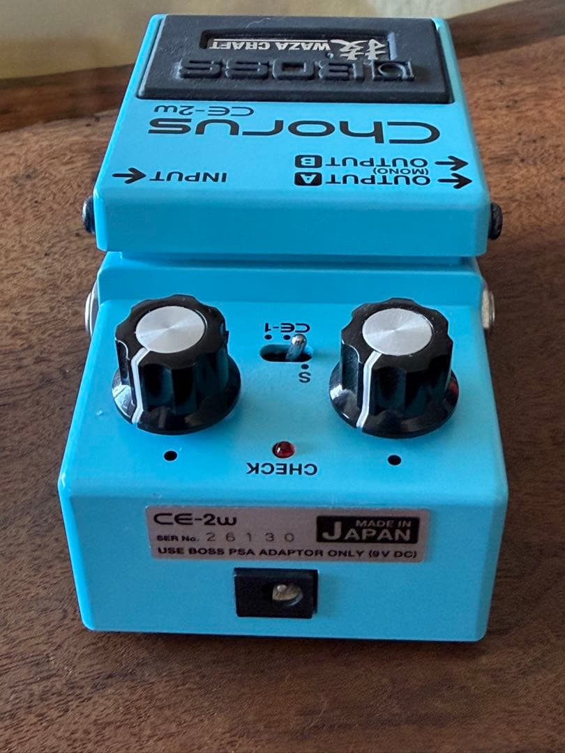 BOSS コーラスエフェクター CE-2w