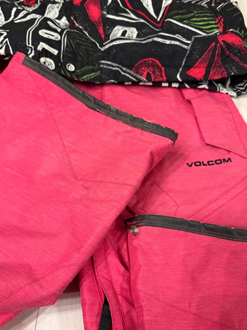 &*i様 VOLCOM スノーボードウェア メンズ上下セットM〜L相当