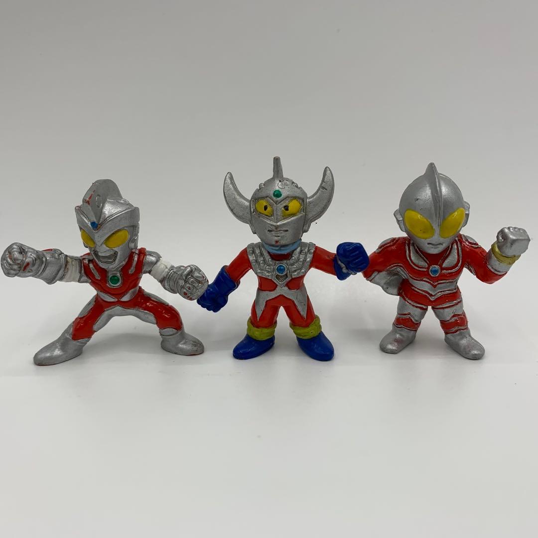 ウルトラマンと怪獣のフィギュア 合計8体