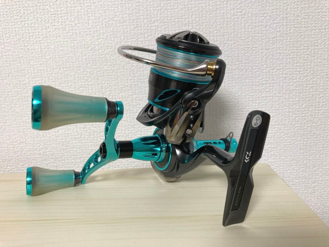 ダイワ エメラルダス 21 エア FC LT2500S リール