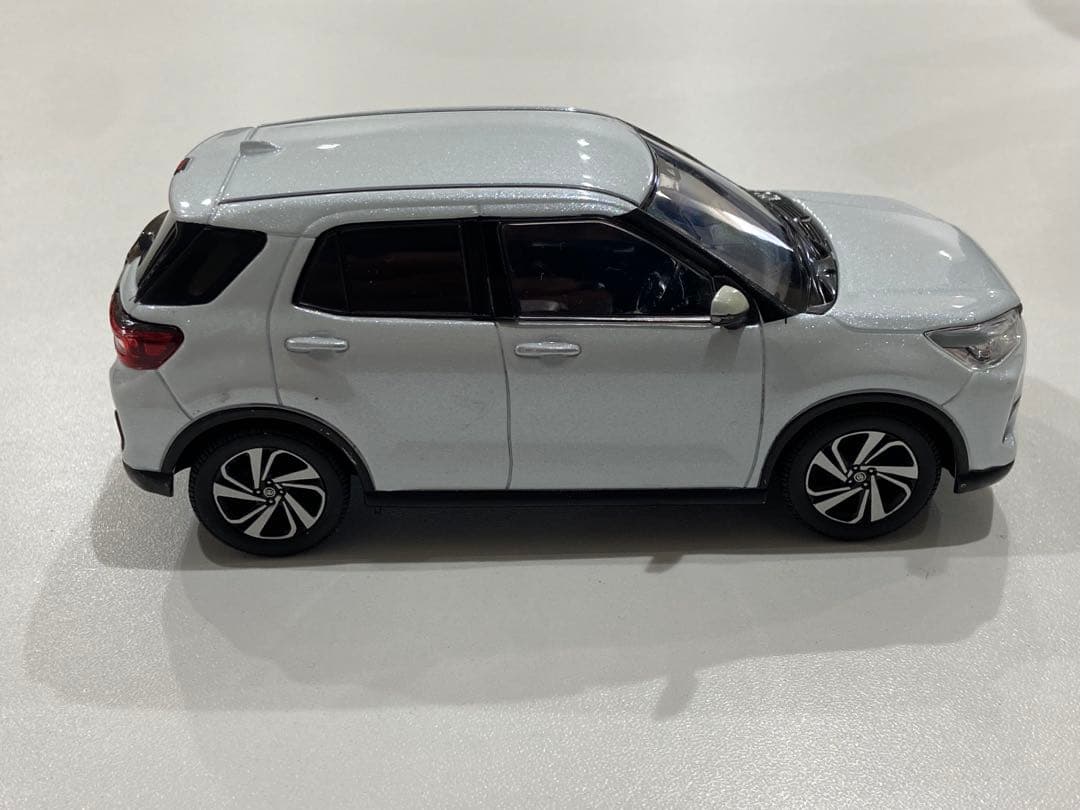 1/30 トヨタ　ライズ　カラーサンプル　非売品　ミニカー　ホワイトパール