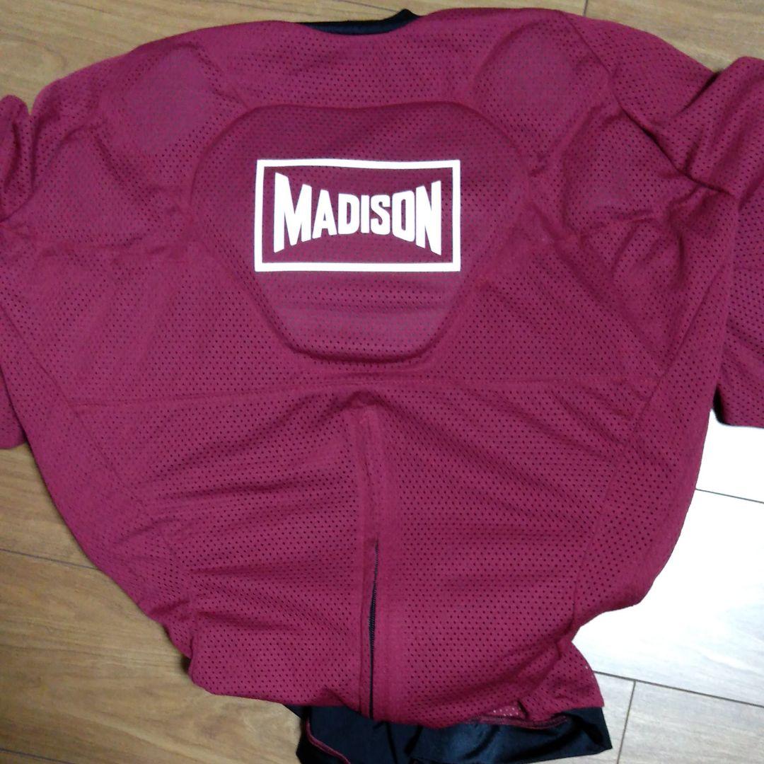 Madison社　ラグビー トレーニングコンタクトスーツ