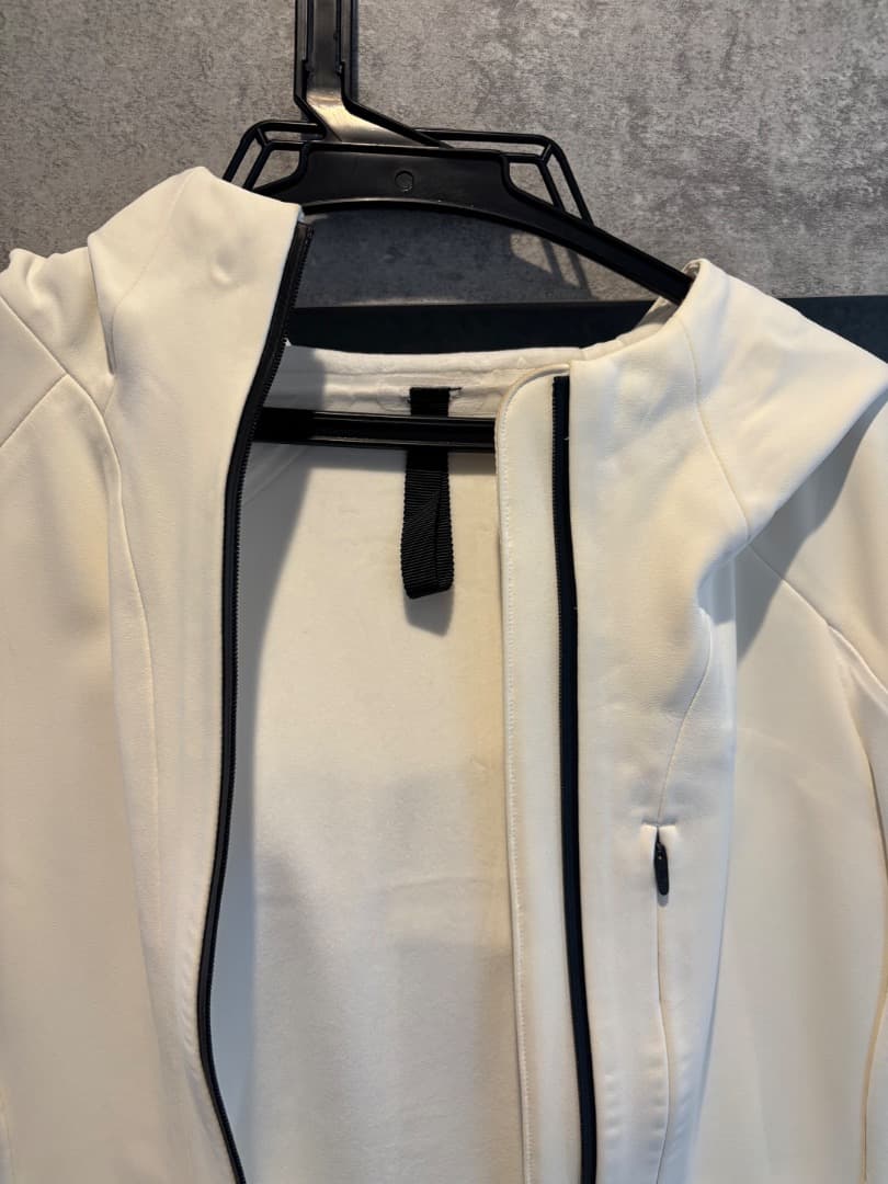 Lululemon Cross Chill Jacket 白 10