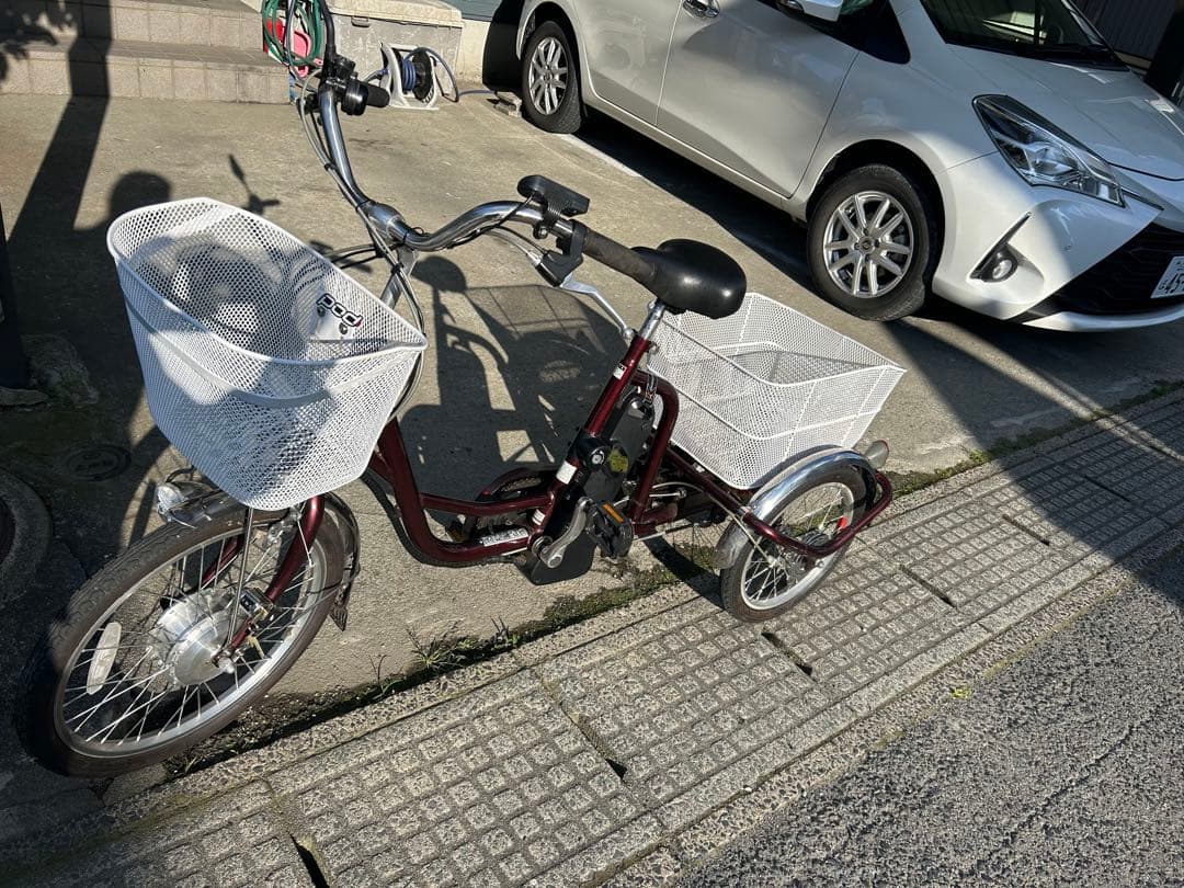 ミムゴ電動アシスト三輪車 カゴ付、バッテリー新品同様(本日だけの特価)