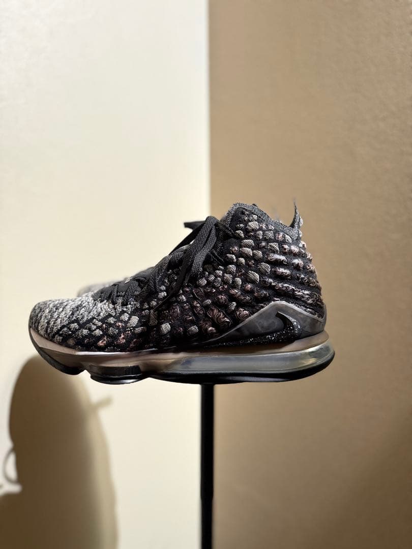 NIKE LEBRONバスケットボールシューズ ブラック/グレー