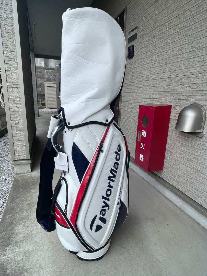F*D様 TaylorMade キャディバッグ ホワイト/レッド/ネイビー使用期