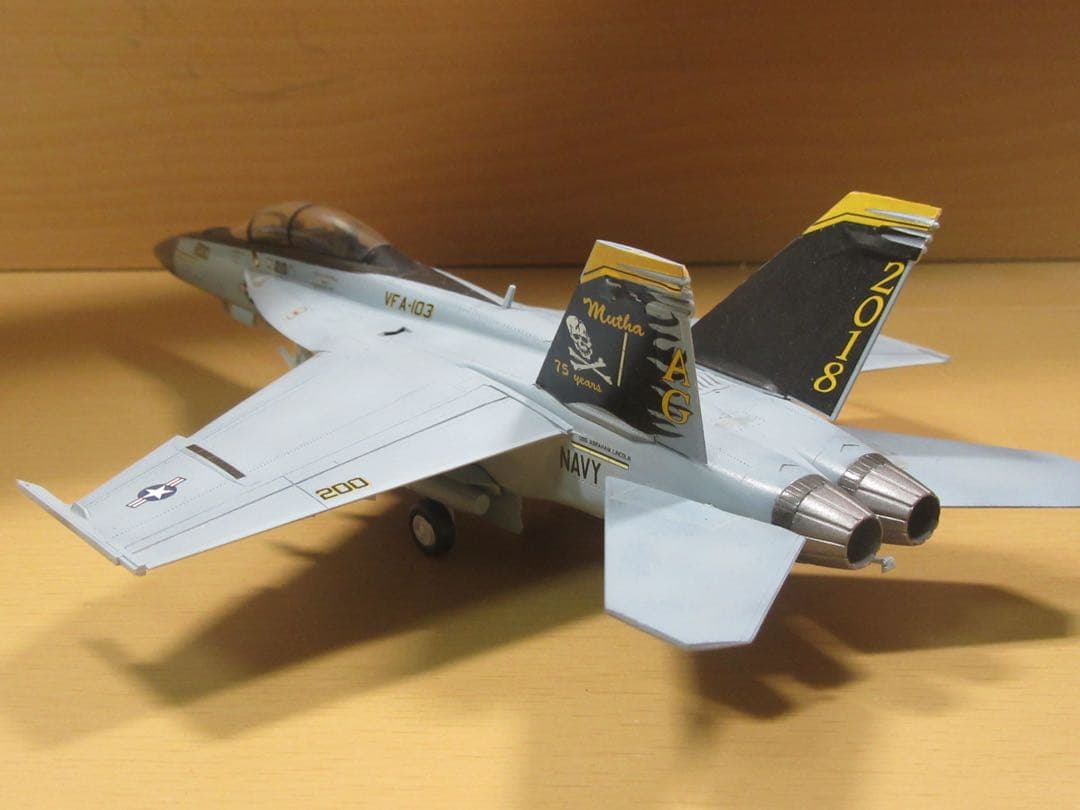 1/72 F/A-18F ジョリーロジャース　プラモデル完成品