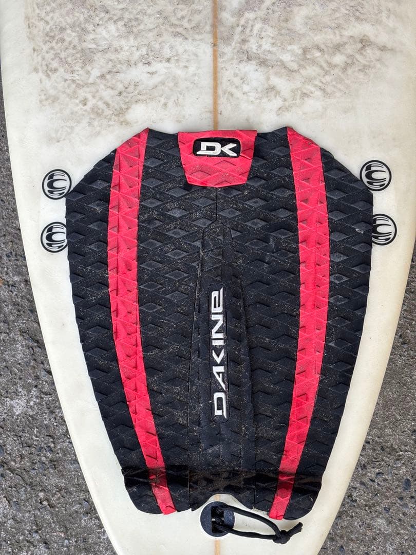 サーフボード　6'10
