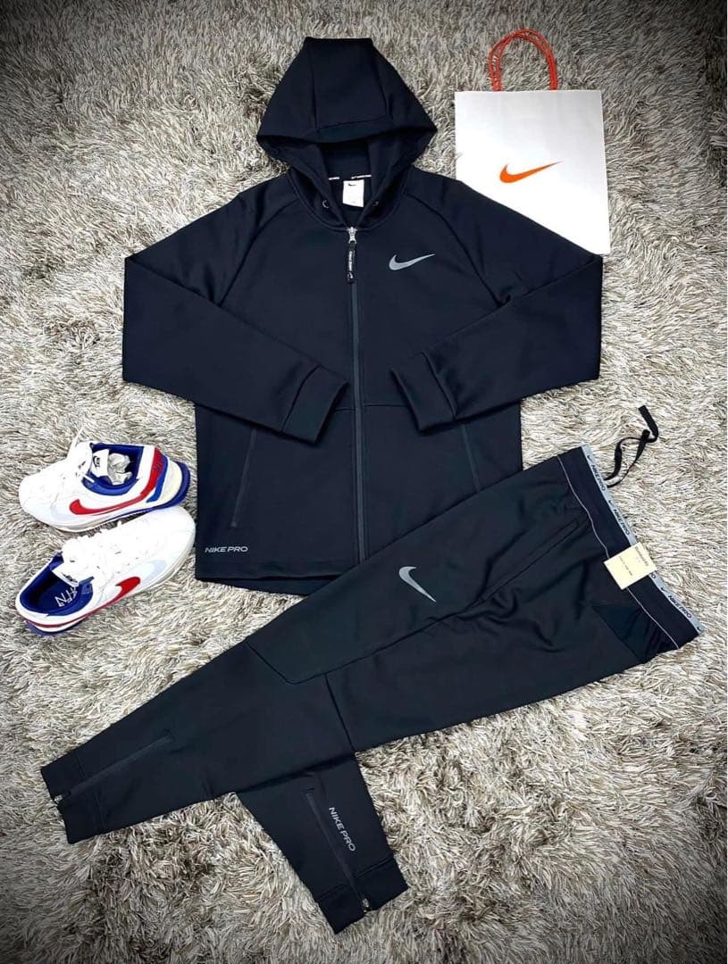 Nike セットアップ ブラック色