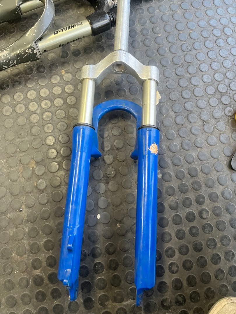 26インチ MTB サスペンション フォーク