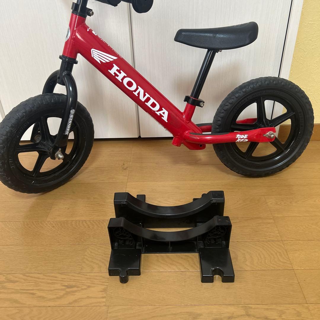 ストライダーHONDA限定モデル12インチ赤