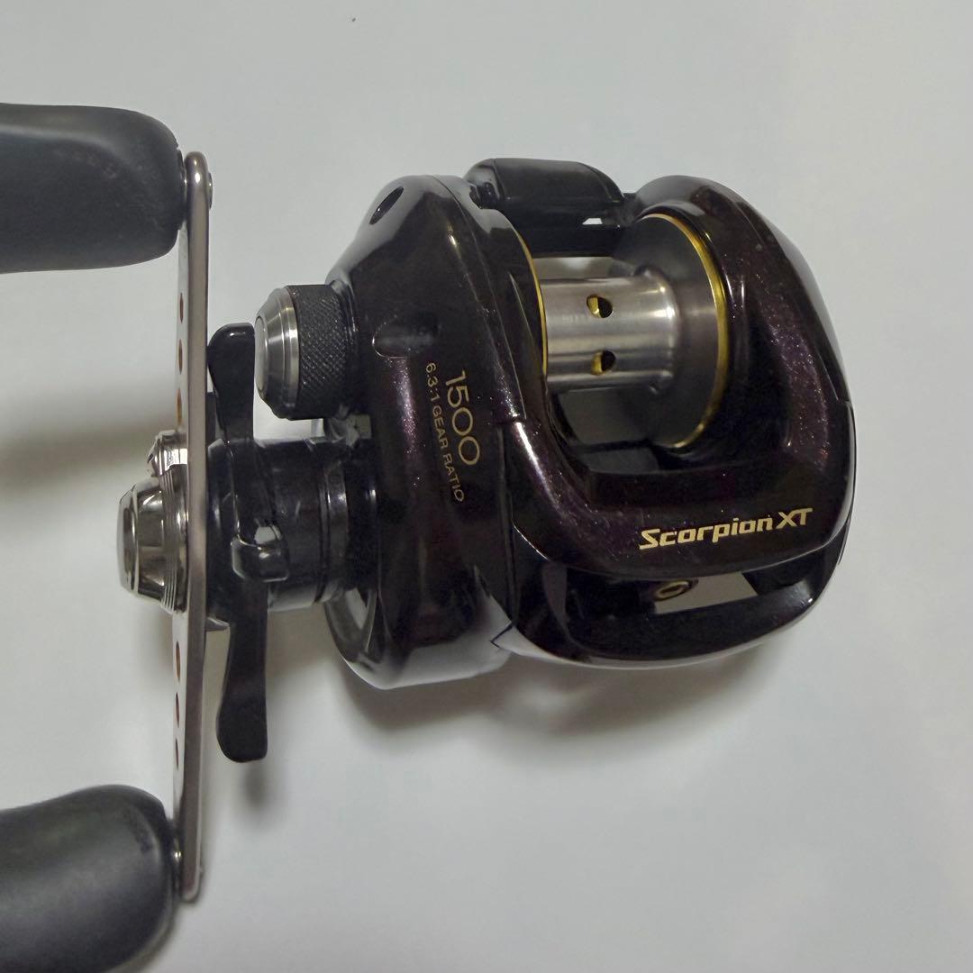 09 スコーピオンXT 1500 ベイトリール