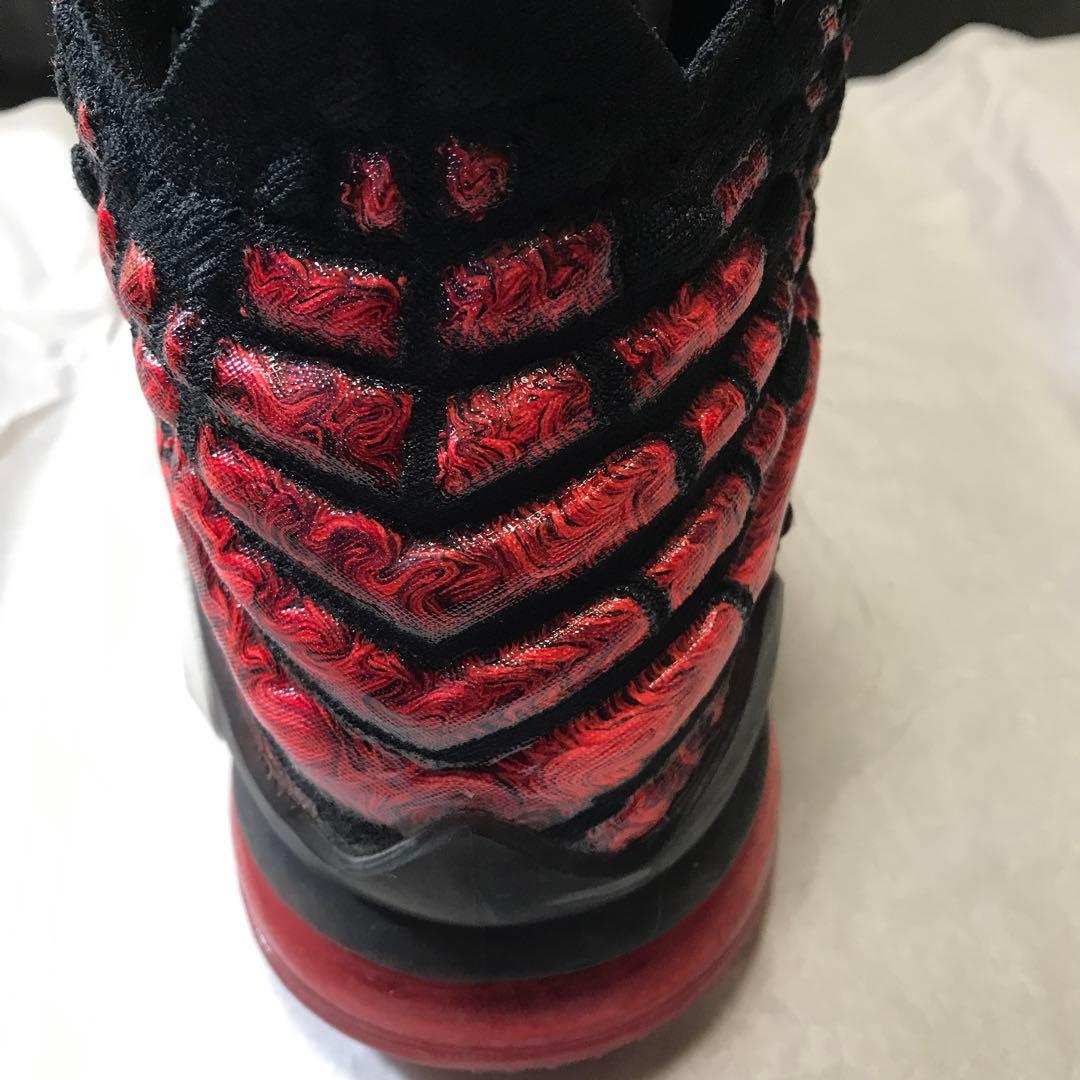 LeBron 17 ブラック/レッド シューズ