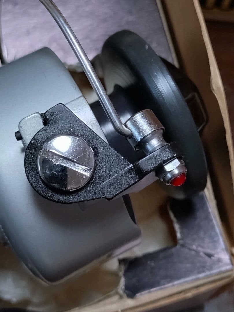 【ビンテージ、オールド】【未使用美品】ダイワ8600　スピニングリール