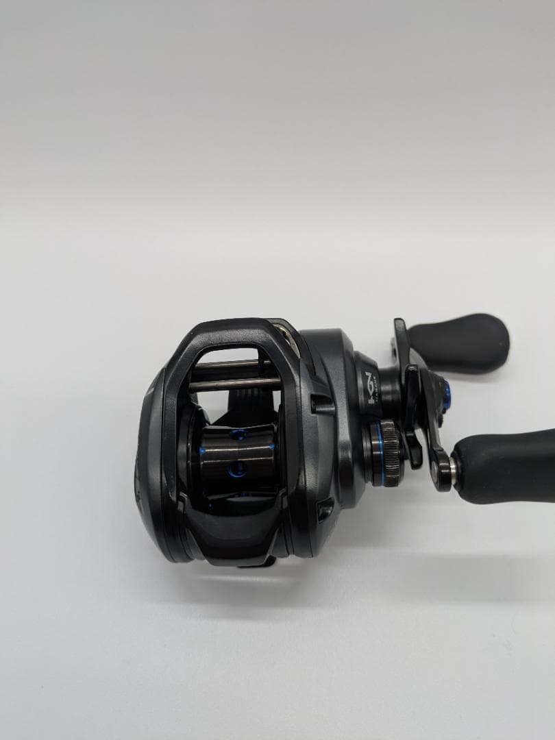 SHIMANO シマノ SLX 70XG　右　19年製　釣り　リール