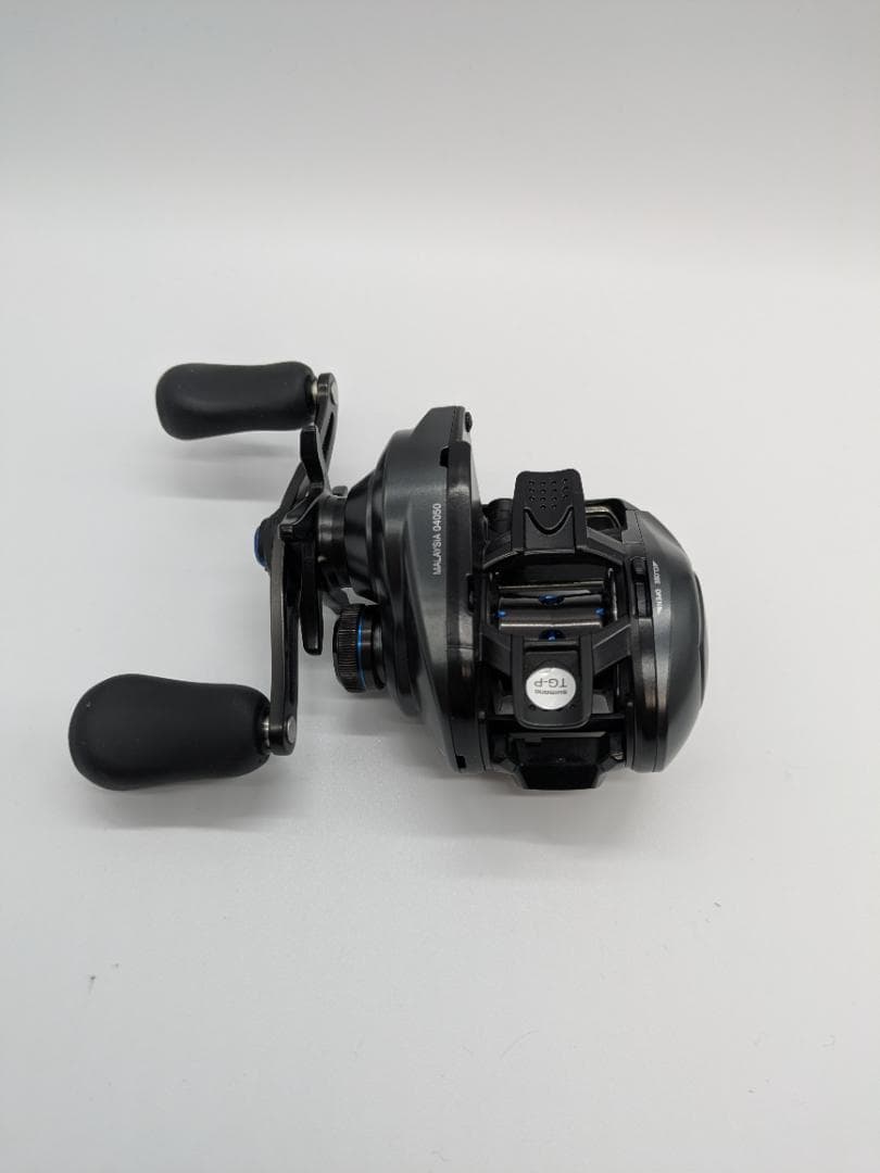 SHIMANO シマノ SLX 70XG　右　19年製　釣り　リール