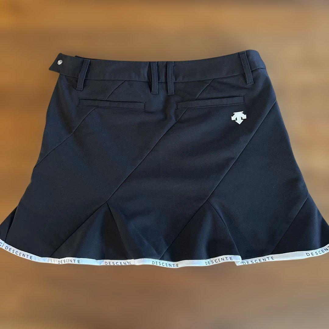 DESCENTE ブラック フレアスカート